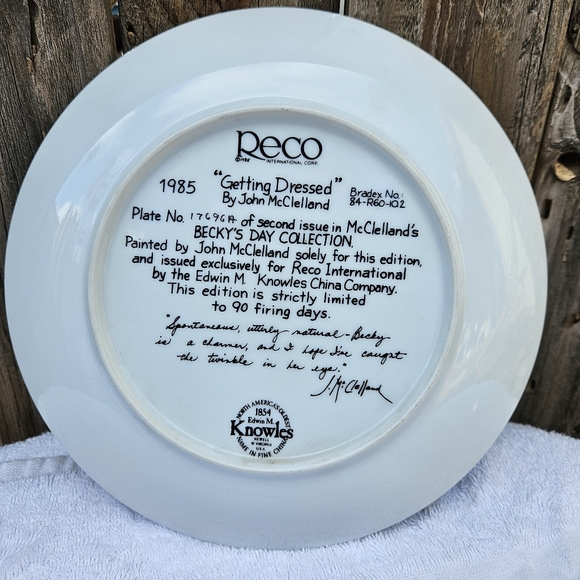 Getting Dressed Decorative Plate with Girl and Doll 1985 - Picture 13 of 15